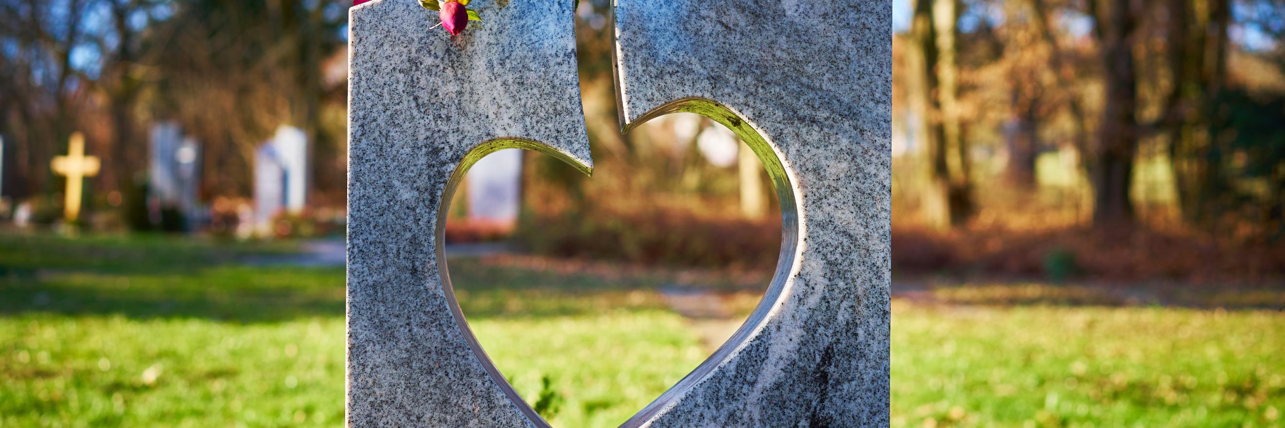 Friedhofsgang und Gräbersegnung an Allerheiligen